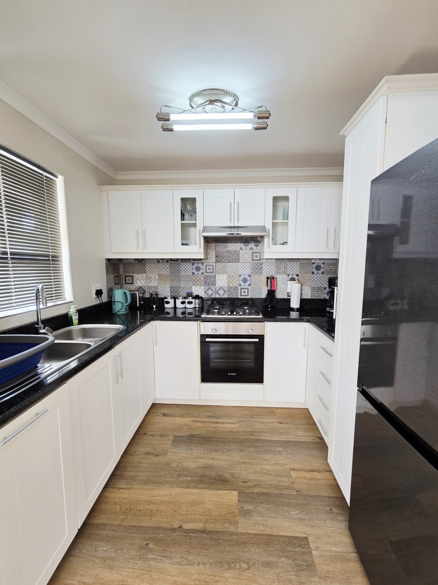 2 Bedroom Property for Sale in Kingswood Golf Estate Western Cape